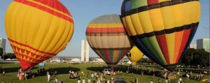 Balões na Esplanada dos Ministérios, em Brasília