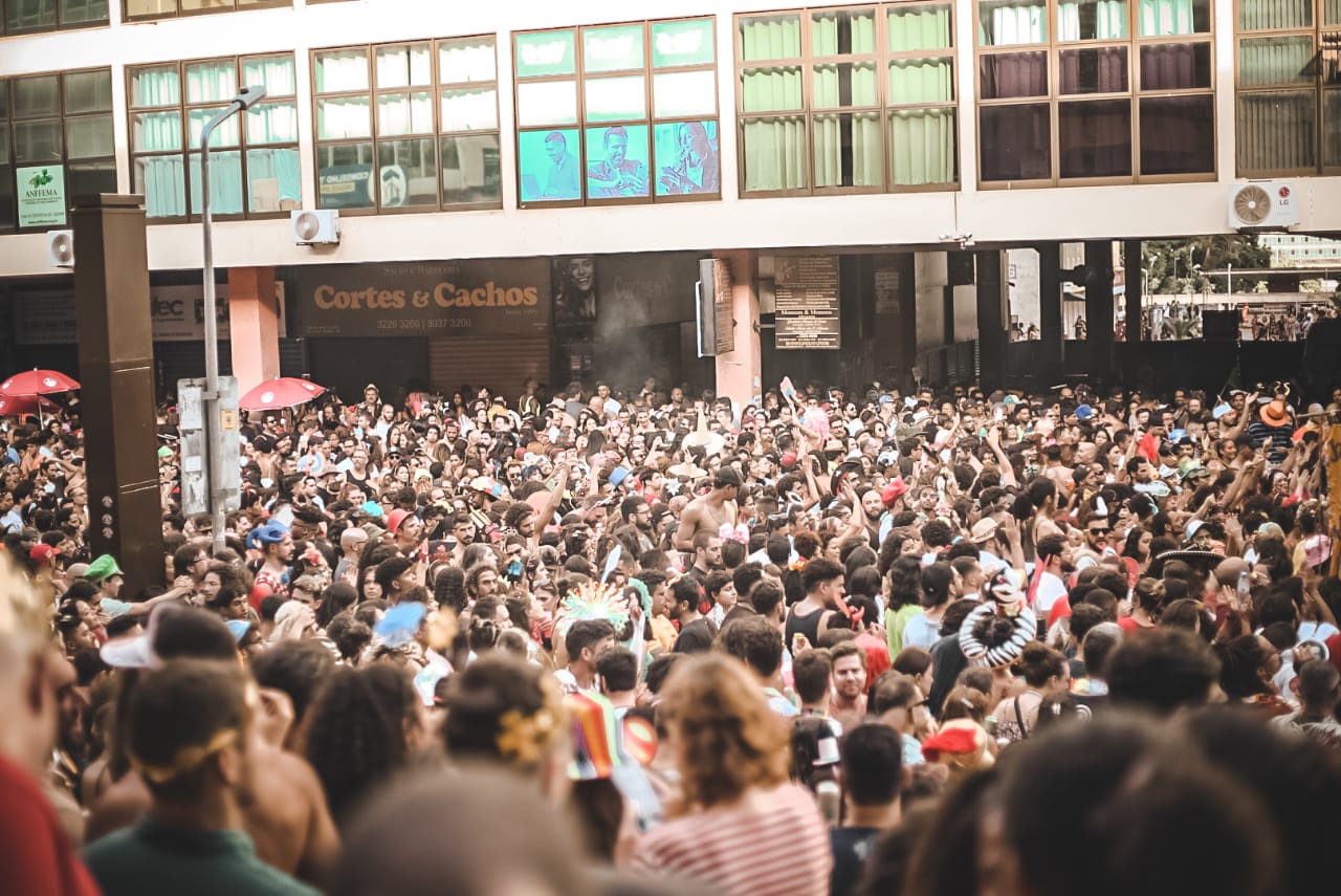 Foto de multidão no Setor Comercial Sul