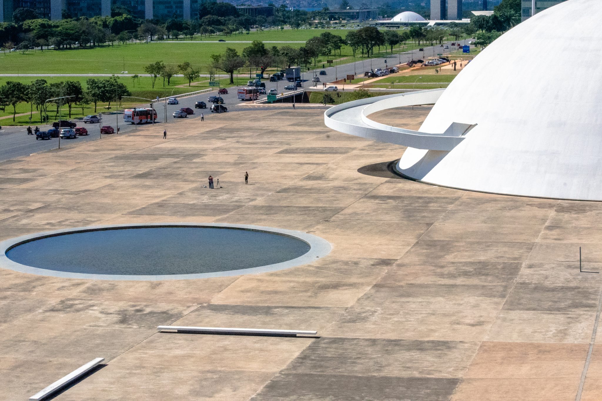 Imagem da Praça da República do alto, mostrando desgaste nas estruturas do museu