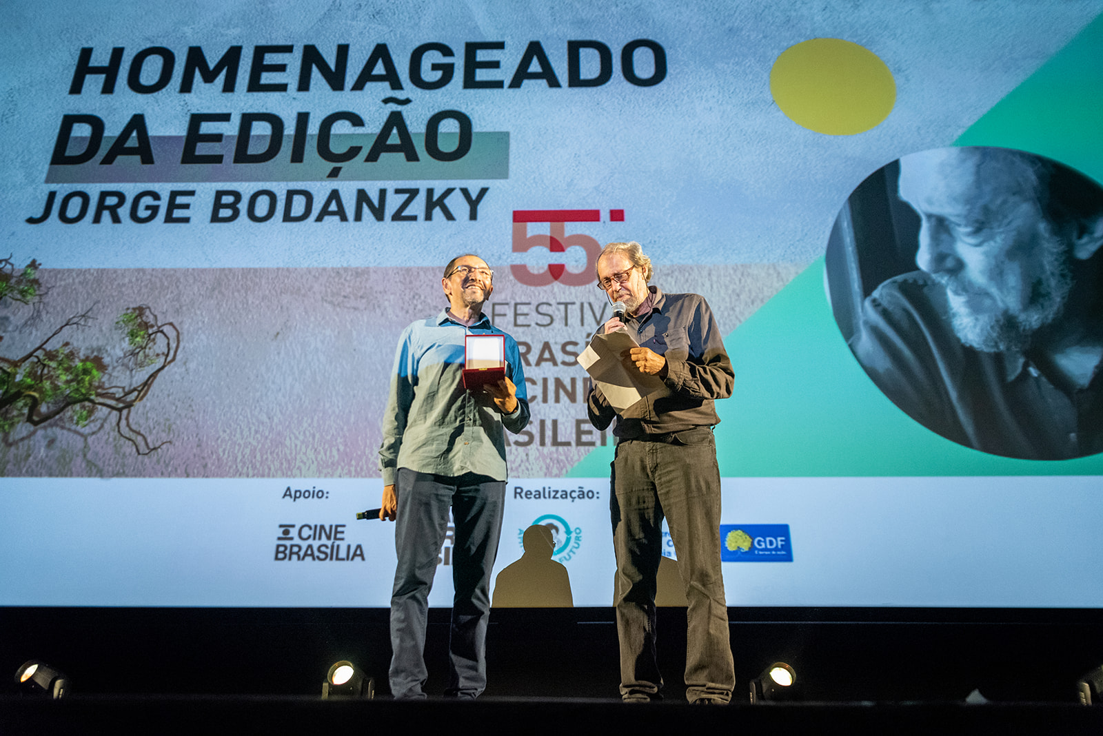 No palco do Cine Brasília, Bartolomeu Rodrigues e Jorge Bodanzky